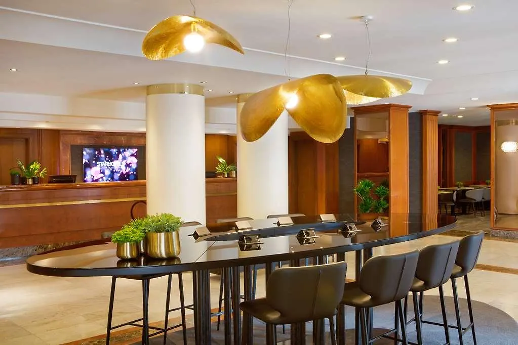 Starhotels Tourist Милан 4*,