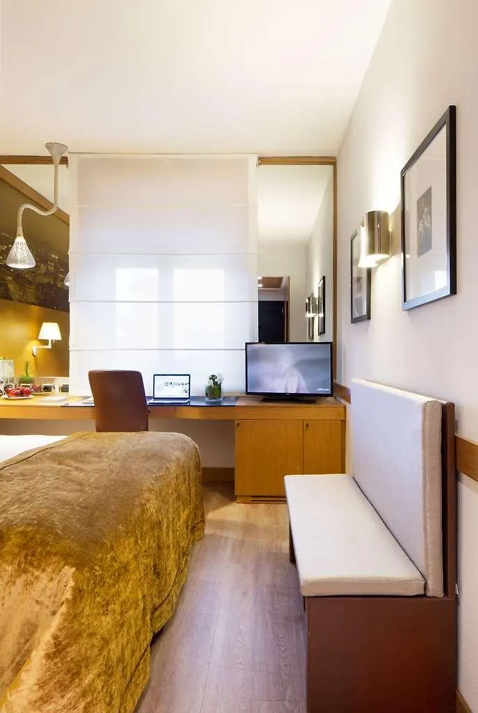 Starhotels Tourist Милан 4*,