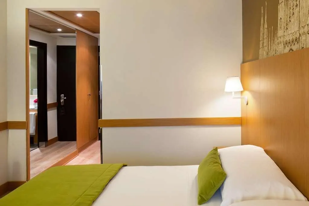 Starhotels Tourist Милан Отель