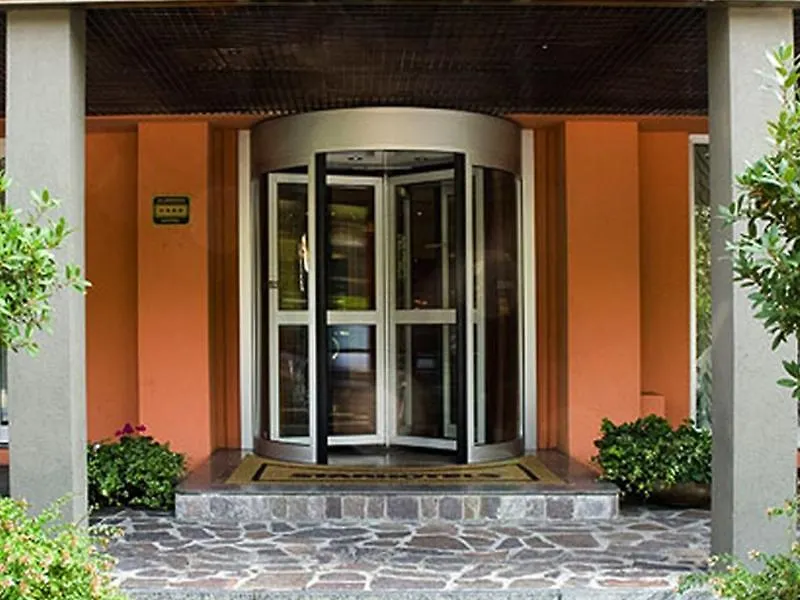 Starhotels Tourist Милан